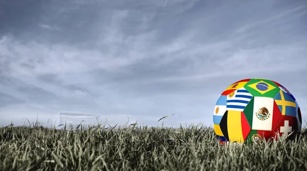 足球以国际国旗俄国体育事件小组 现实颜色橄榄球在目标岗位领域在黑白风景 包括巴西 墨西哥 — 图库照片