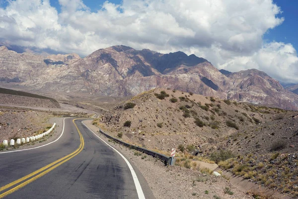 Aard Van Berglandschap Met Lege Weg Los Andes Mountain Reizen — Stockfoto