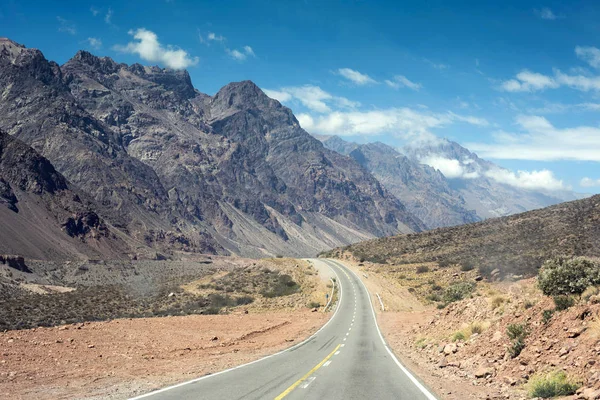 Aard Van Berglandschap Met Lege Weg Zomer Avontuur Argentinië Prachtige — Stockfoto