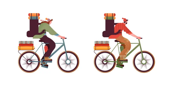 年轻男女骑着山地自行车 背着背包度假行李 背景是孤立的白色 环保交通概念 户外探险旅行 — 图库矢量图片
