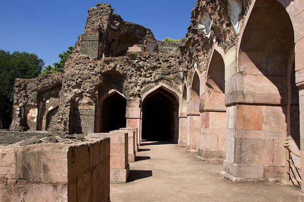 Structure en pierre ruinée, Mandu — Photo