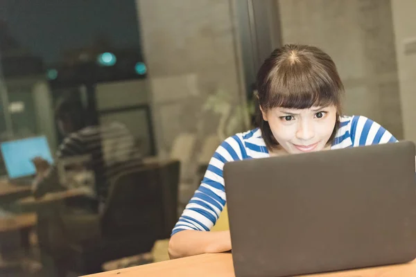 Happy Asian Young Woman Using Laptop Feel Free — Stock Photo, Image