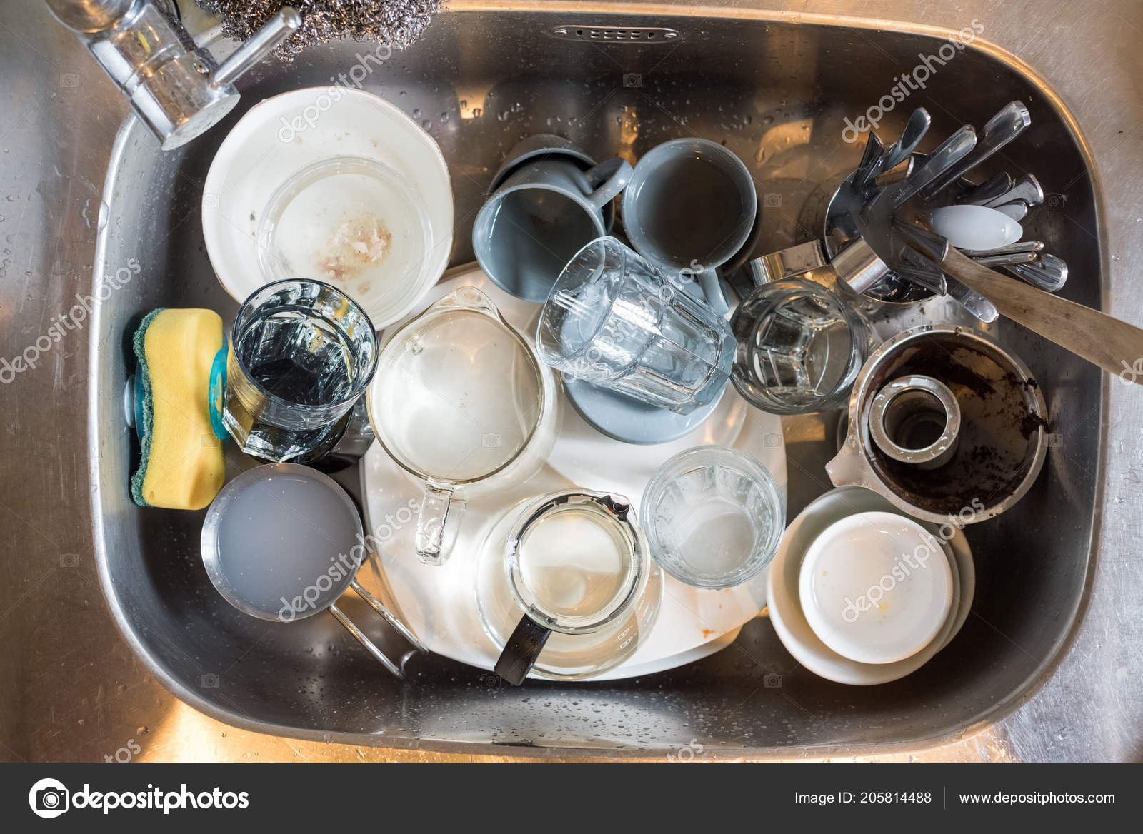 Dirty Dishes Kitchen Sink Home — Stock Photo © elwynn ...