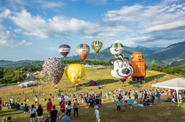 Taitung, Tayvan - 6 Ağustos 2018: Tayvan uluslararası balon Festivali Luye highland