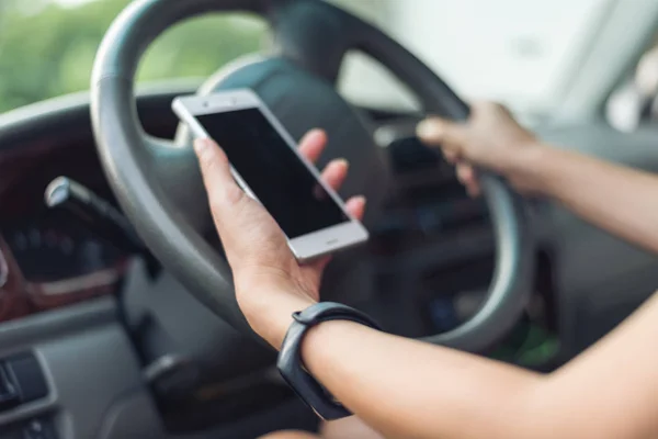 Women Driver Cell Phone Hand While Driving — Stock Photo, Image