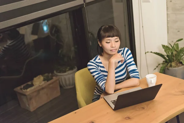 Happy Asian Young Woman Using Laptop Feel Free — Stock Photo, Image