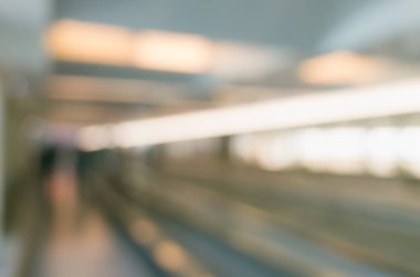 Alışveriş merkezinin soyut arkaplanı, odak derinliği.