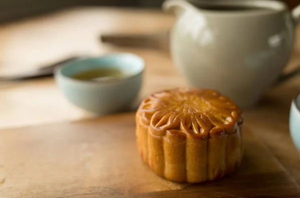 Chinesische Mittherbstfest Essen Von Mondkuchen Mit Tee — Stockfoto