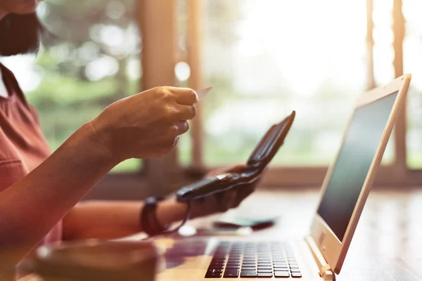 Woman Using Credit Card Concept Payment Shopping — Stock Photo, Image