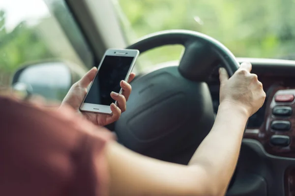 Women Driver Cell Phone Hand While Driving — Stock Photo, Image