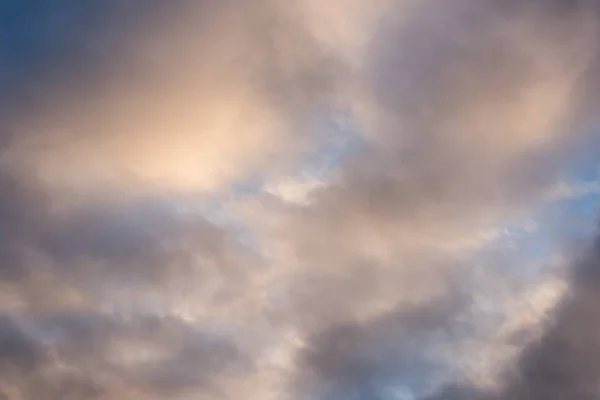 青い空に白い雲天の自然背景 — ストック写真