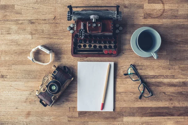 Libro Notas Blanco Con Máquina Escribir Escritorio Casa — Foto de Stock