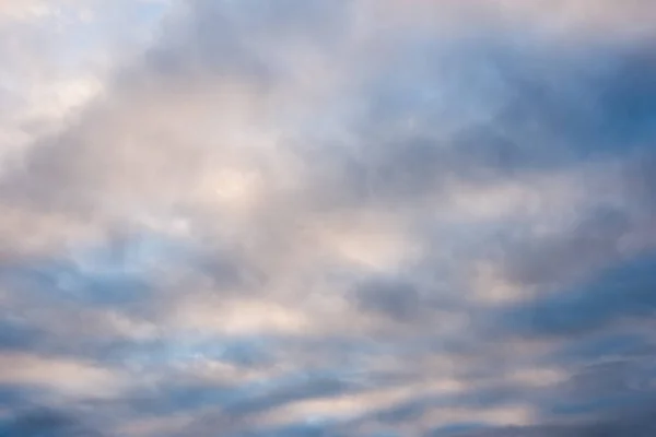 青い空に白い雲天の自然背景 — ストック写真