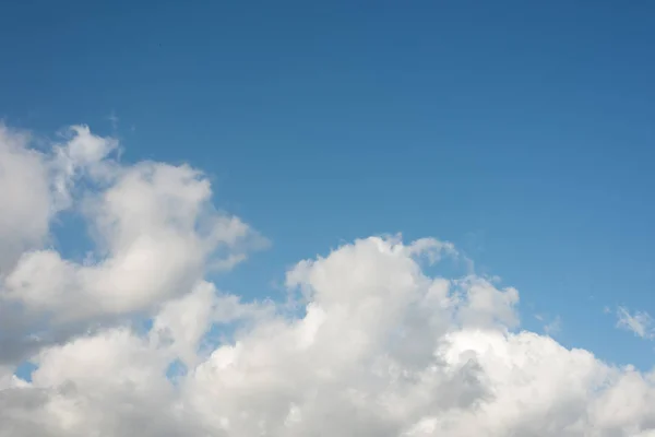 Sfondo Della Natura Nuvole Bianche Sul Cielo Blu — Foto Stock