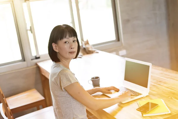 Asian Mature Woman Using Laptop Working Home — Stock Photo, Image