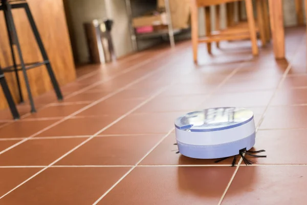 Robotic Vacuum Cleaner Working Home Ground — Stock Photo, Image