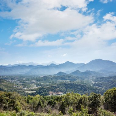 manzara Dağı'nda Puli, Nantou, Tayvan ile küçük bir kasaba