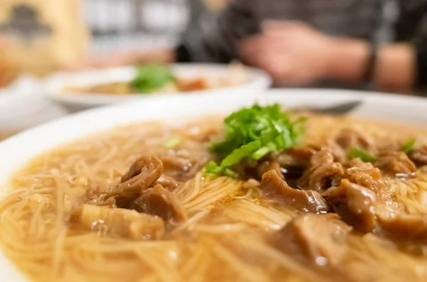 豚腸の細麺 有名な伝統的な台湾のお菓子 — ストック写真