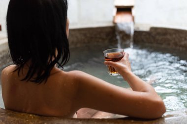 sıcak sprin kadına