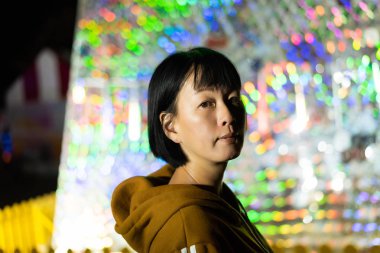 Asyalı kadın yüz gece