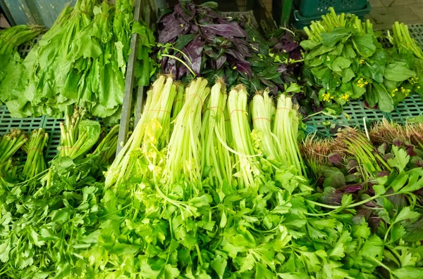 Groenten in de traditionele markek — Stockfoto