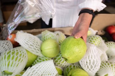 Yeşil taze guava meyve