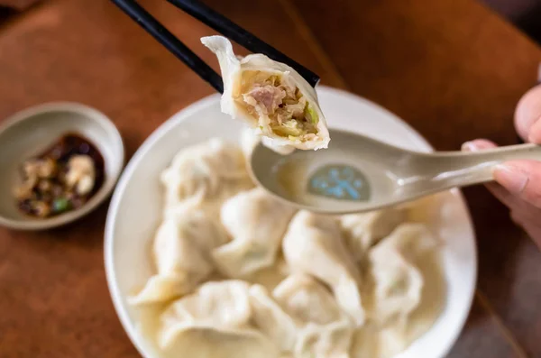 Gekochte Jiaozi-Knödel — Stockfoto