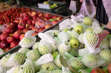 Yeşil taze guava meyve
