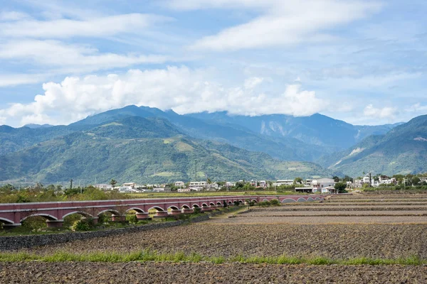 Landschap van Er Ceng Ping Shui brug — Stockfoto