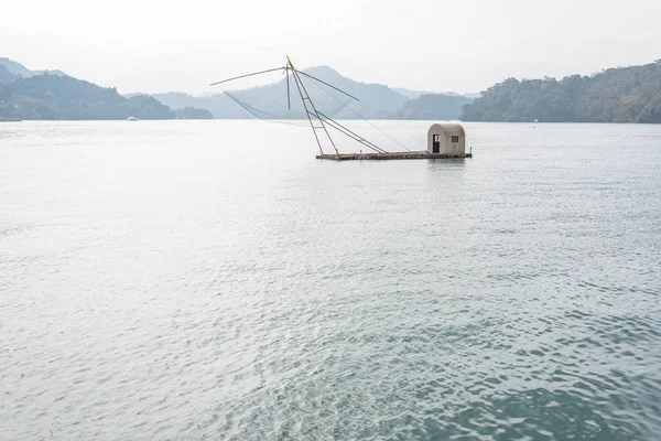 サンムーン湖のフィッシュボート — ストック写真