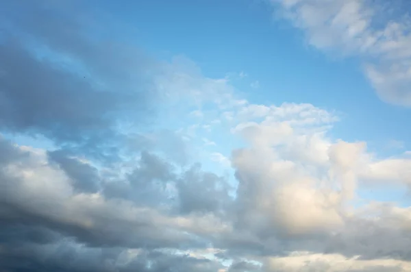 Cielo blu sfondo — Foto Stock
