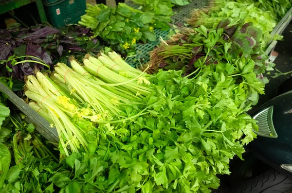 Groenten in de traditionele markek — Stockfoto