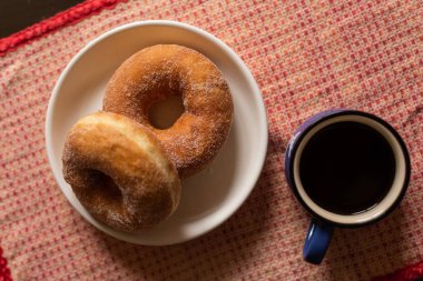 Bir fincan kahve ve çörek