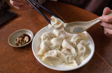 haşlanmış jiaozi hamur tatlısı
