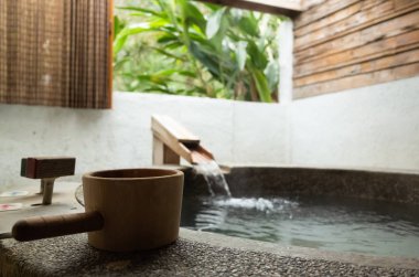 kaplıca konsepti ve su kepçesi