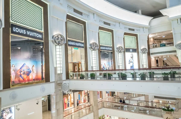 Interior do comercial em Taipei 101 Shopping Center — Fotografia de Stock