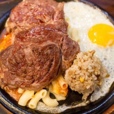 Tabakta sığır eti. 