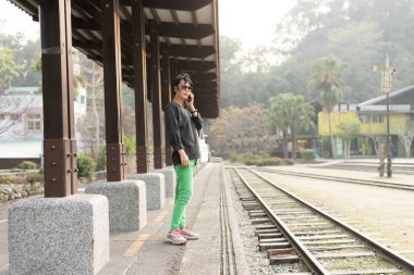 Asya Güzeli cep telefonunuzun konuşma