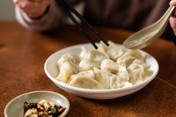 Gekochte Jiaozi-Knödel — Stockfoto