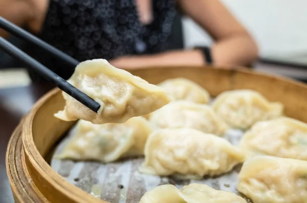 Taiwanesische berühmte Snacks mit gedämpften Knödeln — Stockfoto