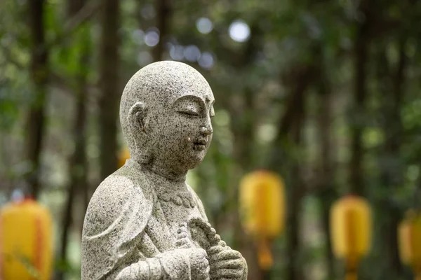 Steinstatue der Erde speichern bodhisattva — Stockfoto