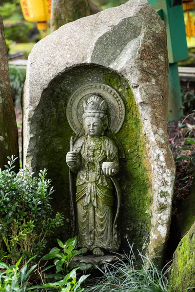 Ancienne statue en pierre bodhisattva — Photo