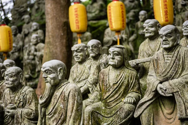 Grupos de budista arhat estátua de pedra — Fotografia de Stock