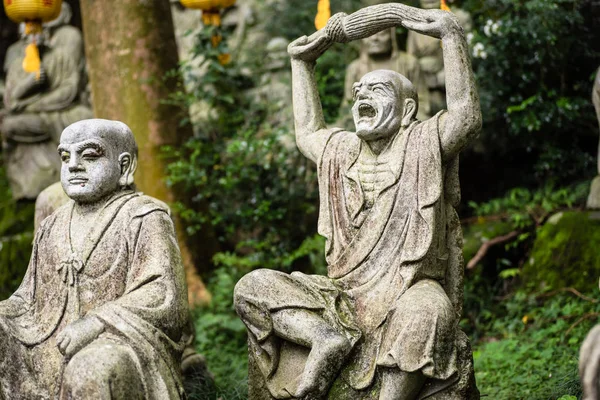 Skupina buddhistické Arhat kamenné sochy — Stock fotografie