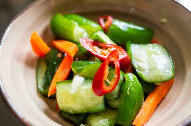 salatalık turşusu ile çin meze