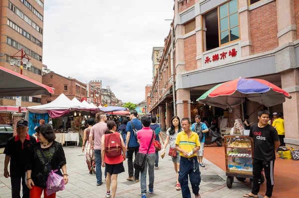 Famous attraction of Yongle Fabric Market — Stock Photo, Image