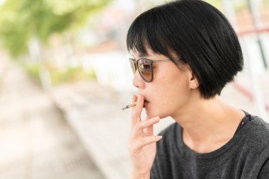 Modern Asya Güzeli yasaktır