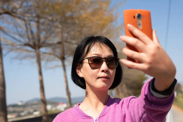 アジアの美しさを取る、selfie — ストック写真