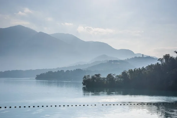 Krajobraz z Sun Moon Lake — Zdjęcie stockowe