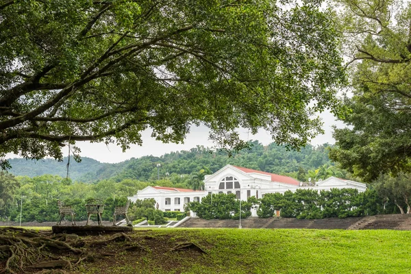 Landschap van bomen en evenementenlocatie — Stockfoto